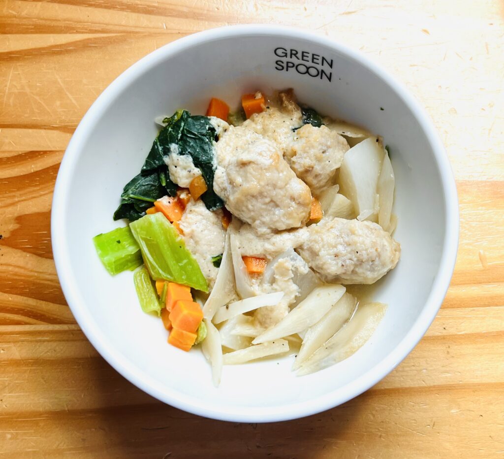 GREEN SPOON メインディッシュ たっぷり根菜と特製鶏つくねの味噌豆乳クリーム煮